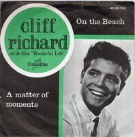 Cliff Richard - On the beach + A matter of moments (Vinylsingle)