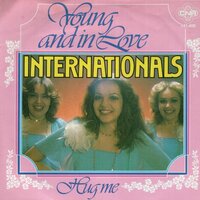 Internationals - Young and in love + Hug me (Vinylsingle)