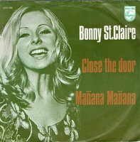 Bonnie St.Claire - Close the door + Manana Manana (Vinylsingle)